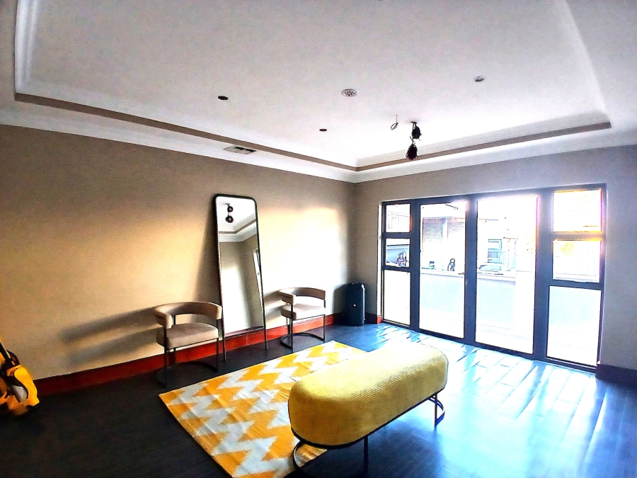 5 Bedroom Property for Sale in Blue Valley Golf Estate Gauteng