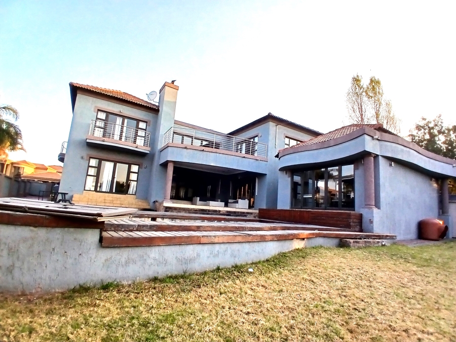 5 Bedroom Property for Sale in Blue Valley Golf Estate Gauteng