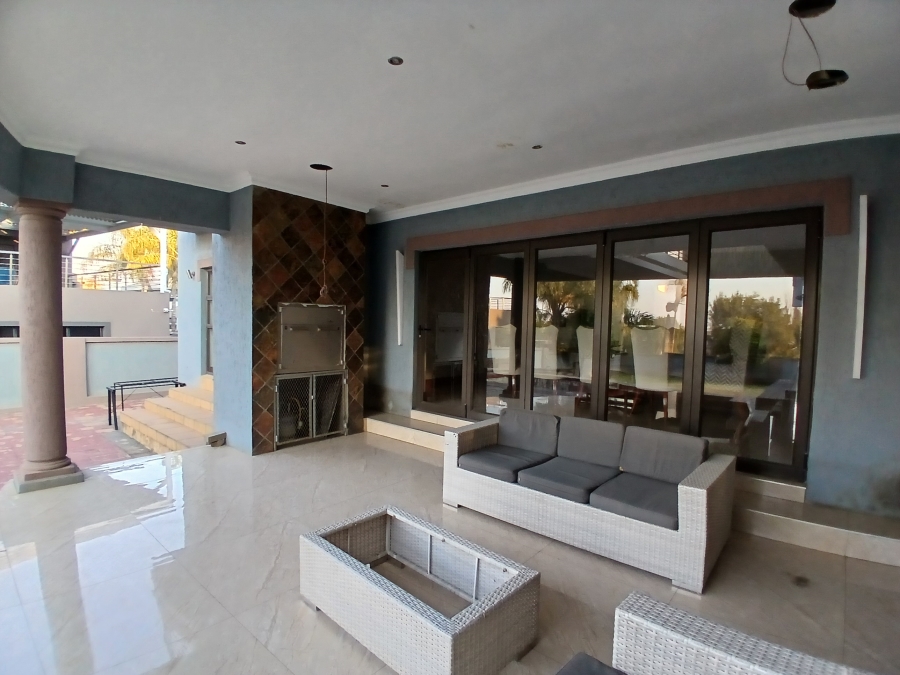 5 Bedroom Property for Sale in Blue Valley Golf Estate Gauteng