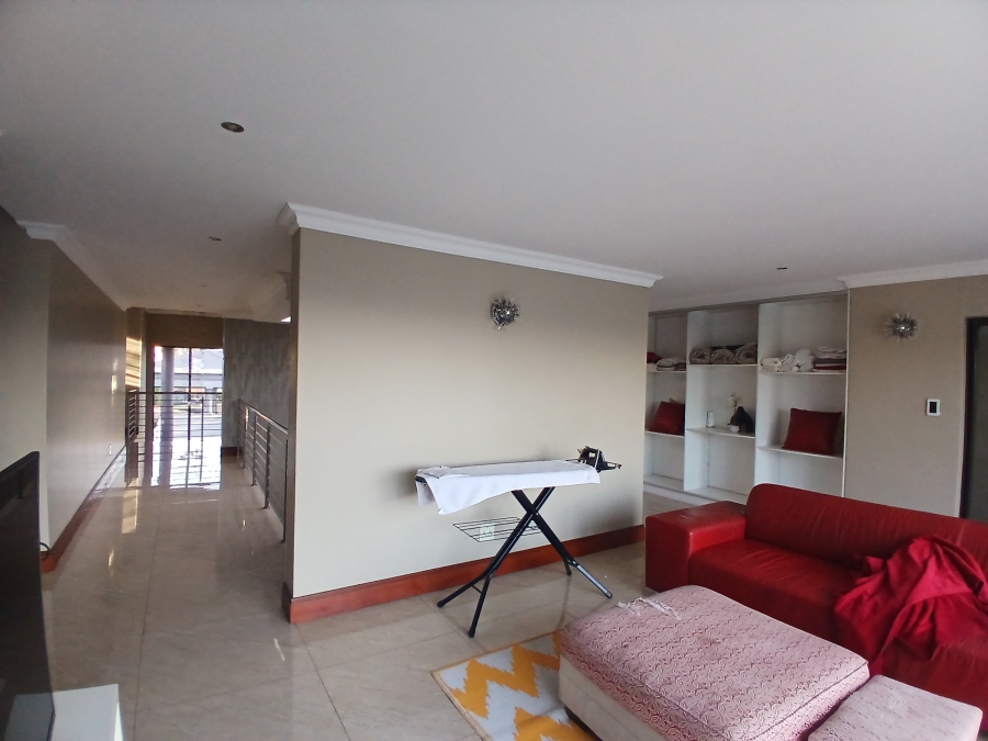 5 Bedroom Property for Sale in Blue Valley Golf Estate Gauteng