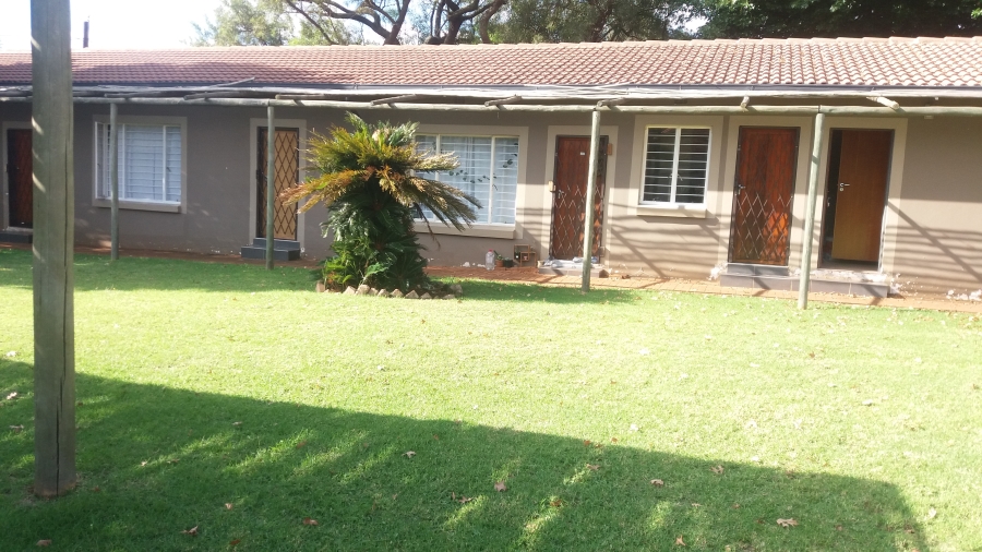 To Let 1 Bedroom Property for Rent in Emmarentia Gauteng