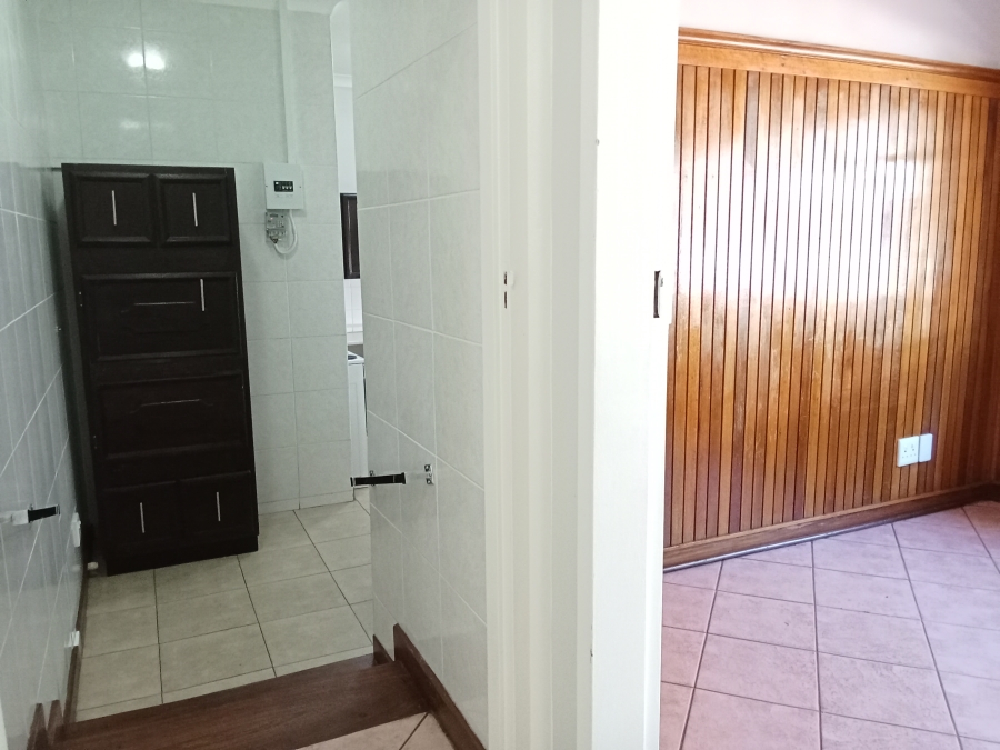 To Let 1 Bedroom Property for Rent in Emmarentia Gauteng