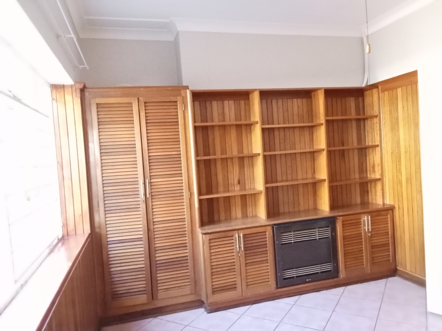 To Let 1 Bedroom Property for Rent in Emmarentia Gauteng