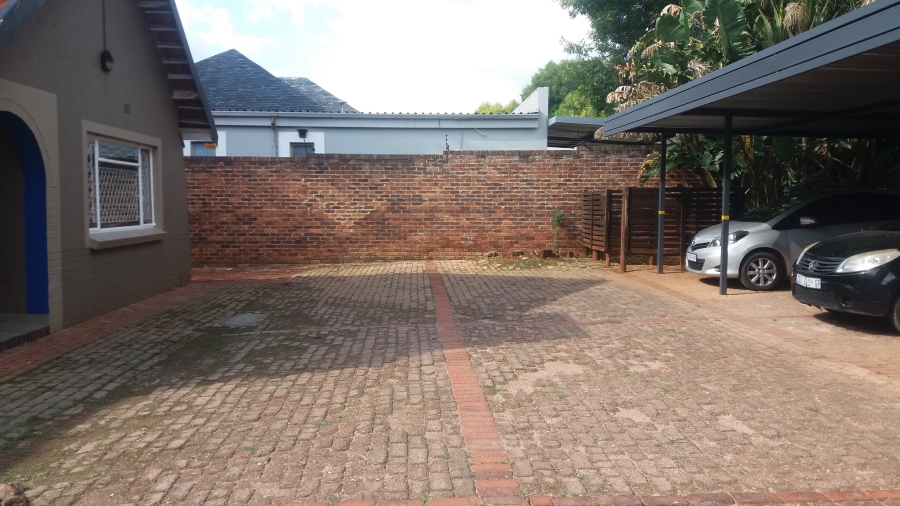 To Let 1 Bedroom Property for Rent in Emmarentia Gauteng