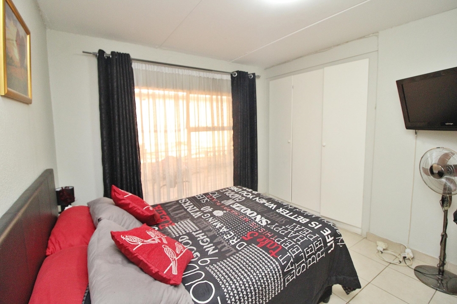 3 Bedroom Property for Sale in Sunnyrock Gauteng