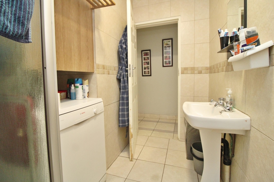 3 Bedroom Property for Sale in Sunnyrock Gauteng