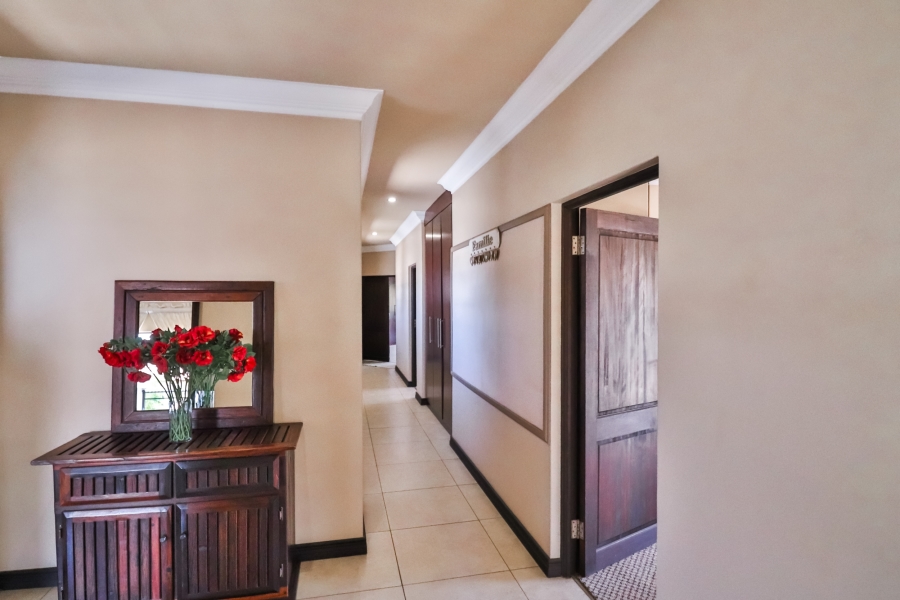5 Bedroom Property for Sale in Midlands Estate Gauteng