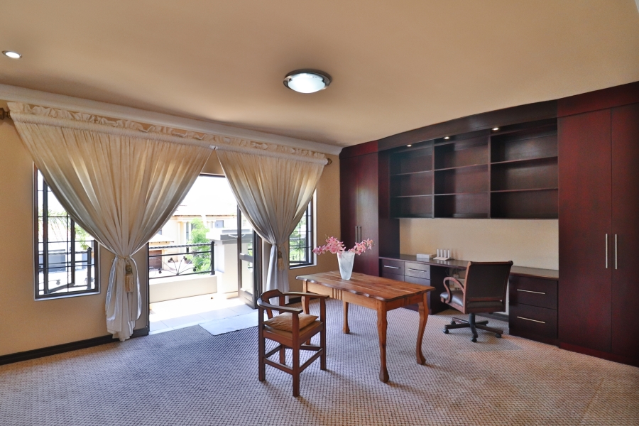 5 Bedroom Property for Sale in Midlands Estate Gauteng