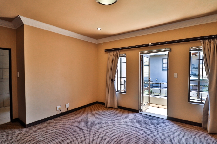 5 Bedroom Property for Sale in Midlands Estate Gauteng