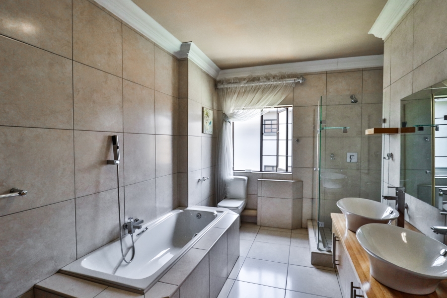 5 Bedroom Property for Sale in Midlands Estate Gauteng