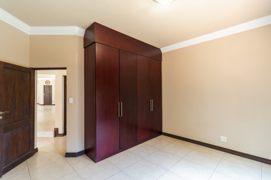 5 Bedroom Property for Sale in Midlands Estate Gauteng
