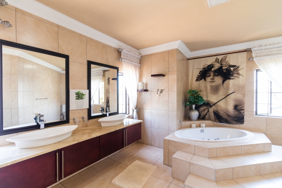 5 Bedroom Property for Sale in Midlands Estate Gauteng