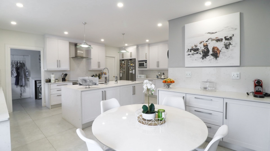 5 Bedroom Property for Sale in Bryanston Gauteng