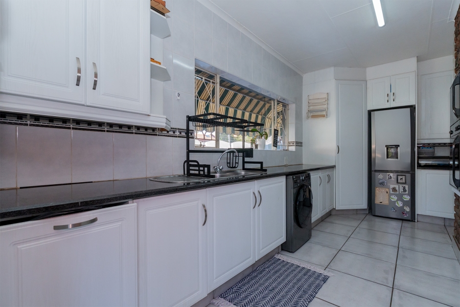 3 Bedroom Property for Sale in Sunward Park Gauteng