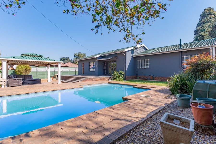 3 Bedroom Property for Sale in Sunward Park Gauteng