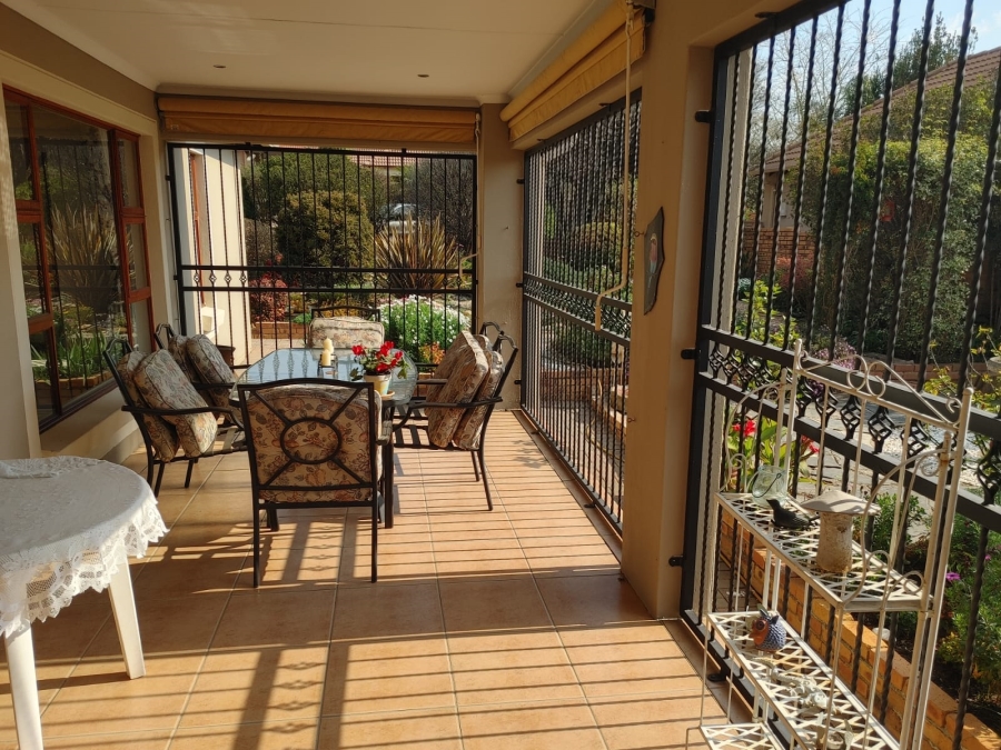 3 Bedroom Property for Sale in Greenstone Hill Gauteng