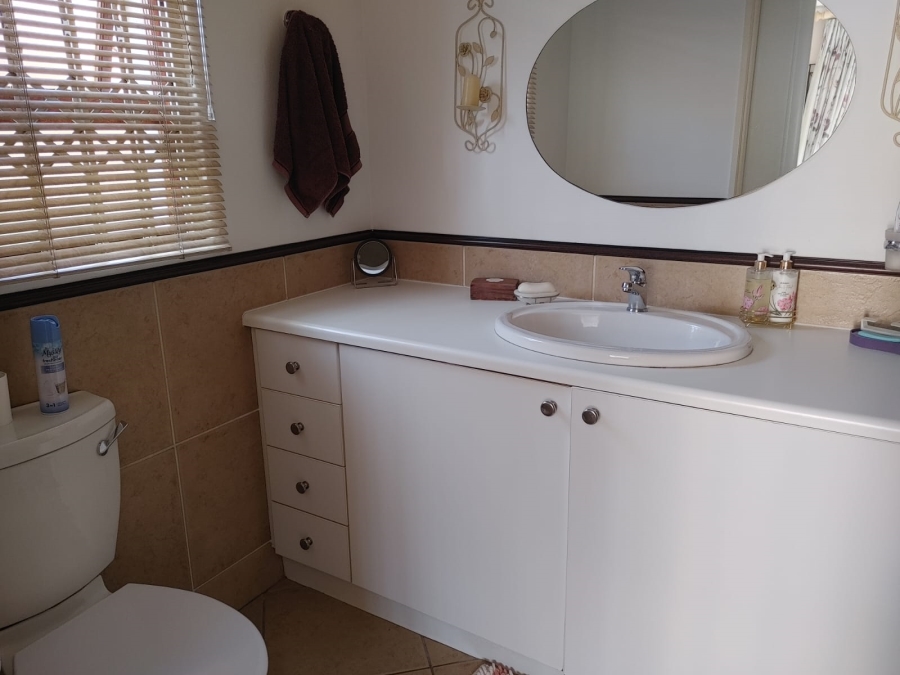 3 Bedroom Property for Sale in Greenstone Hill Gauteng