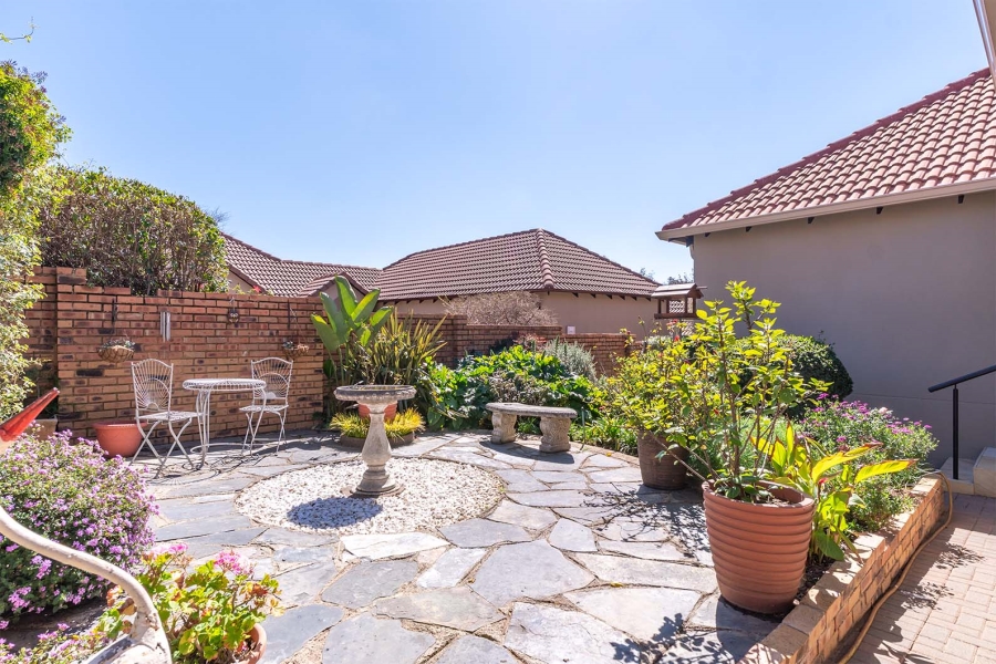 3 Bedroom Property for Sale in Greenstone Hill Gauteng