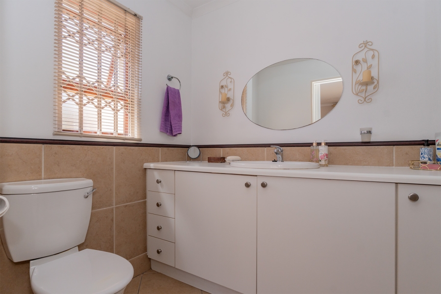 3 Bedroom Property for Sale in Greenstone Hill Gauteng