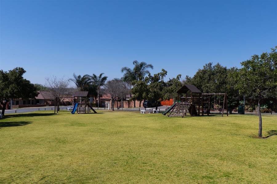 3 Bedroom Property for Sale in Greenstone Hill Gauteng