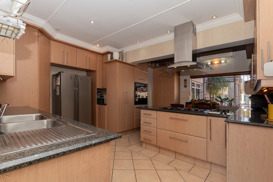 4 Bedroom Property for Sale in Farrarmere Gauteng