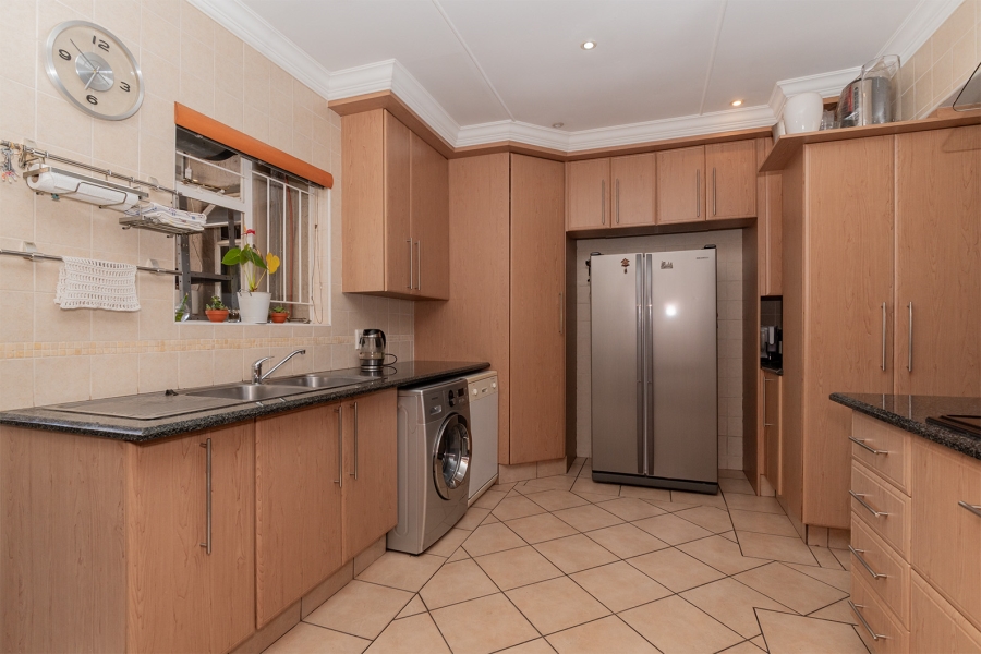 4 Bedroom Property for Sale in Farrarmere Gauteng