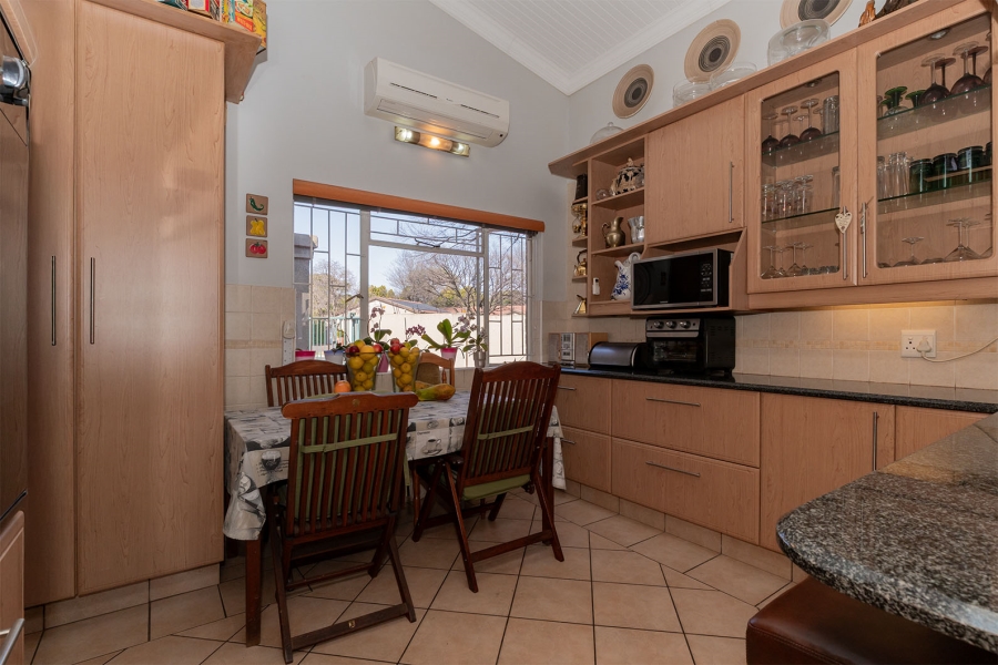 4 Bedroom Property for Sale in Farrarmere Gauteng