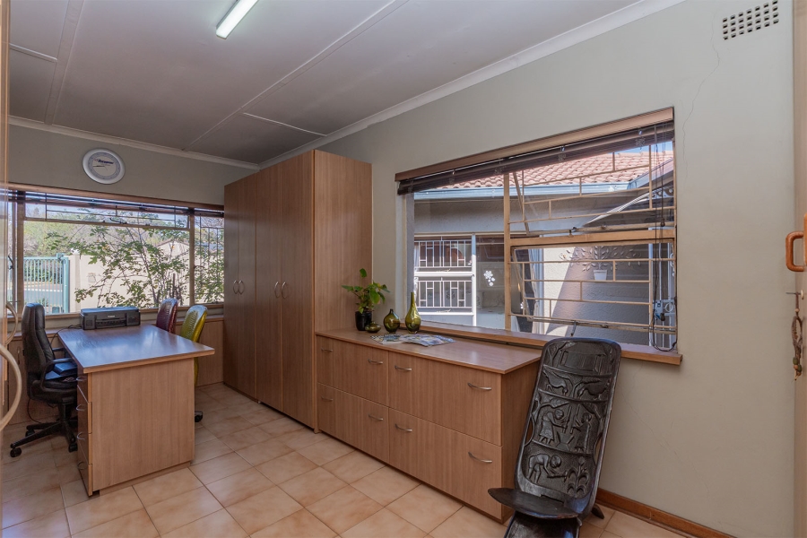 4 Bedroom Property for Sale in Farrarmere Gauteng