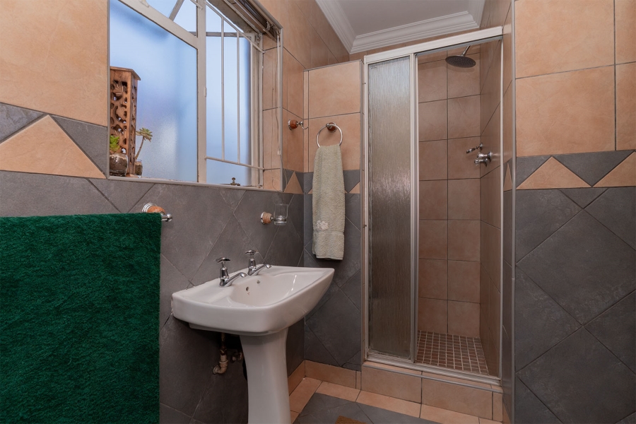 4 Bedroom Property for Sale in Farrarmere Gauteng