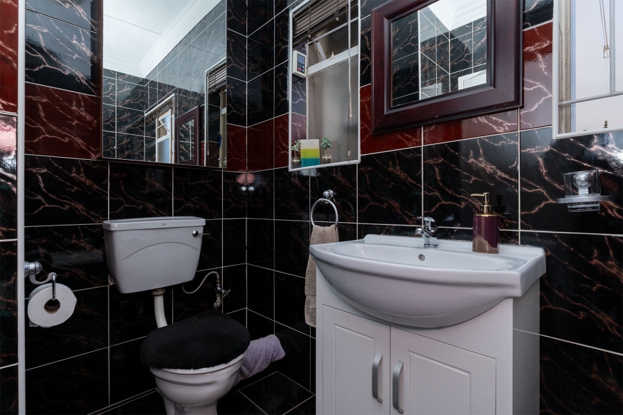 4 Bedroom Property for Sale in Farrarmere Gauteng