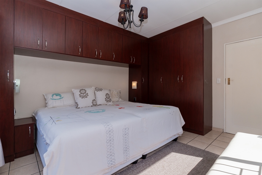 4 Bedroom Property for Sale in Farrarmere Gauteng