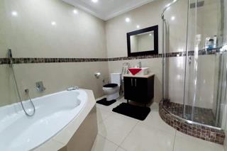 6 Bedroom Property for Sale in Shores of Loch Vaal Gauteng