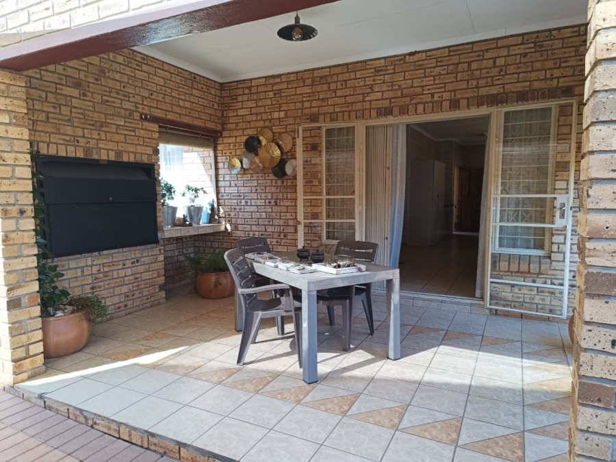 3 Bedroom Property for Sale in Greenhills Gauteng