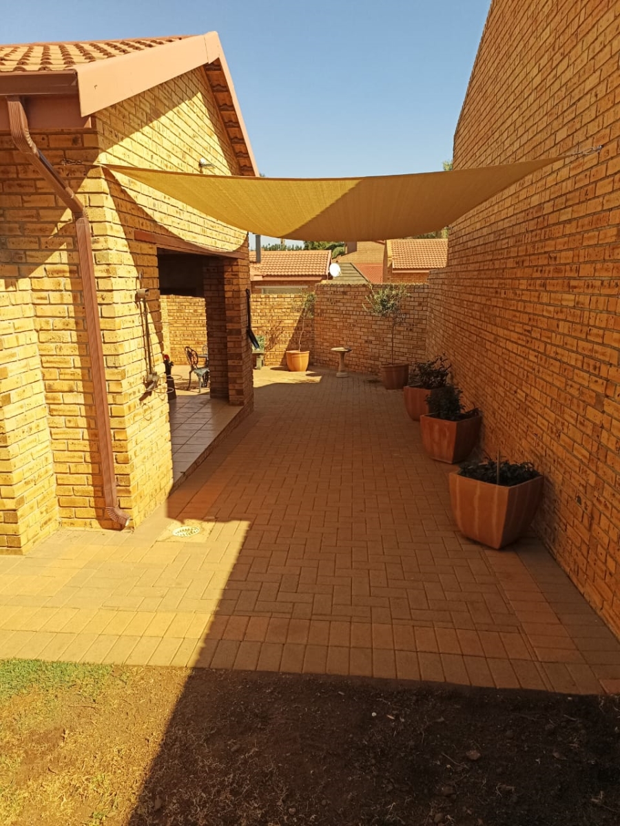3 Bedroom Property for Sale in Greenhills Gauteng