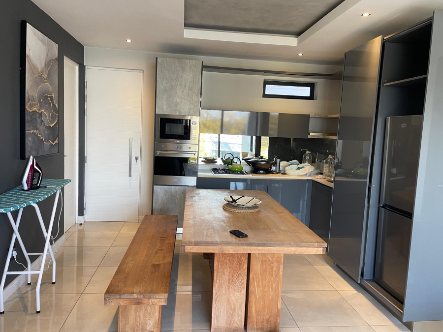 To Let 2 Bedroom Property for Rent in Rosebank Gauteng