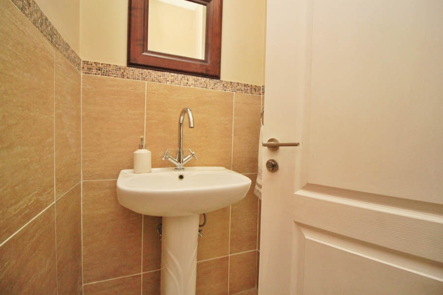 3 Bedroom Property for Sale in Greenstone Hill Gauteng