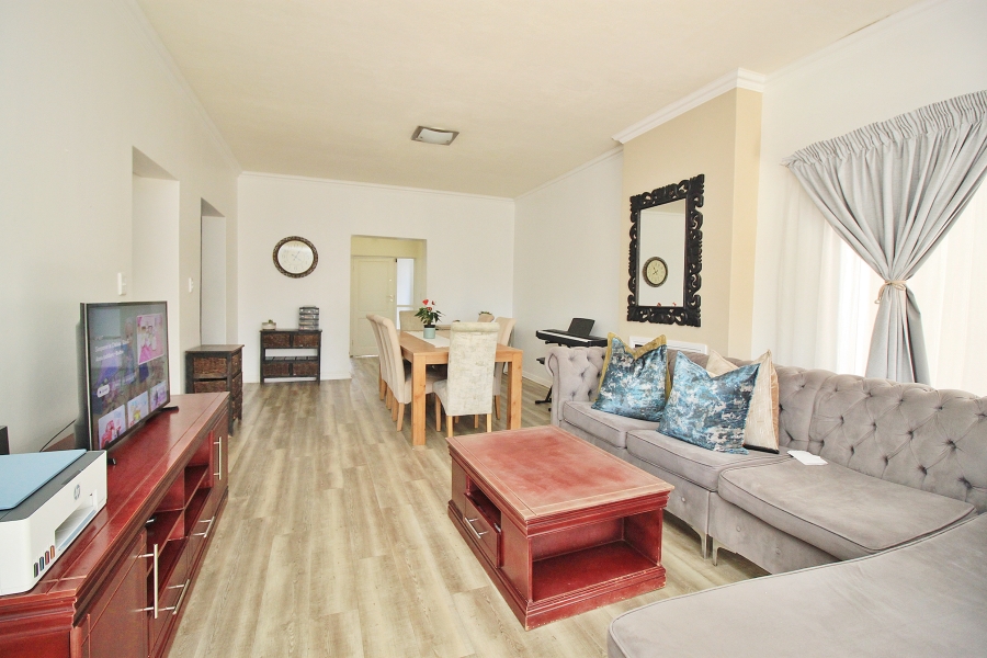3 Bedroom Property for Sale in Greenstone Hill Gauteng