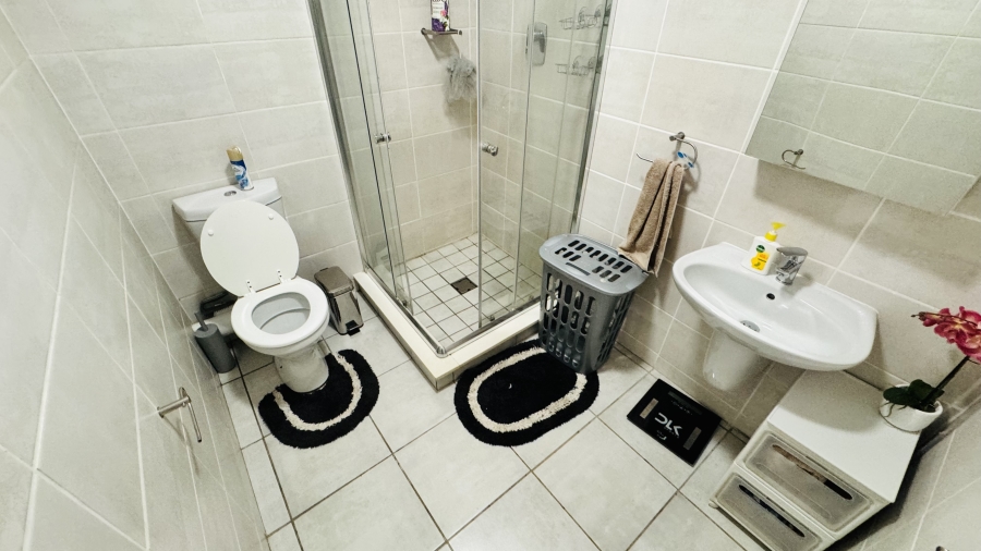 1 Bedroom Property for Sale in Linbro Park Gauteng