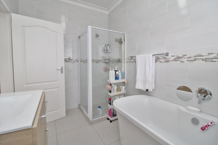 3 Bedroom Property for Sale in Sunnyridge Gauteng