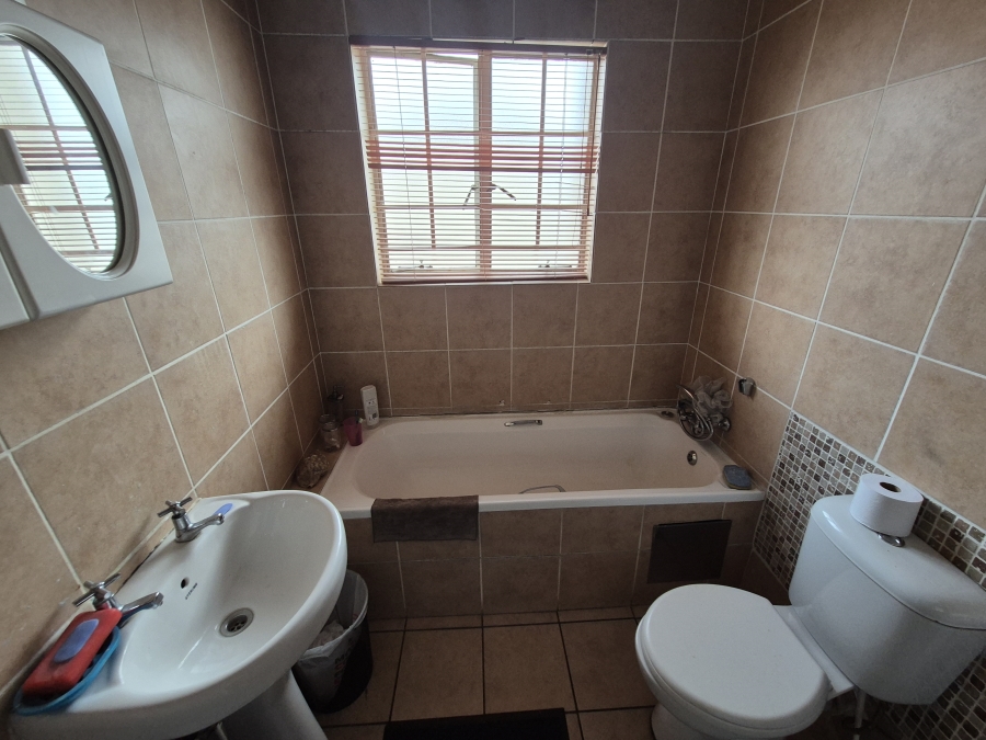 2 Bedroom Property for Sale in Minnebron Gauteng