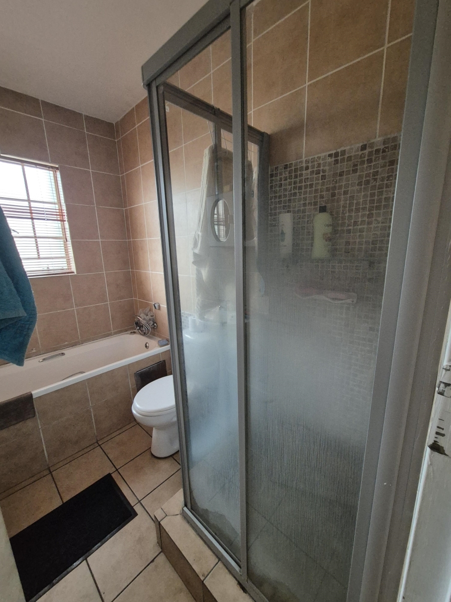 2 Bedroom Property for Sale in Minnebron Gauteng