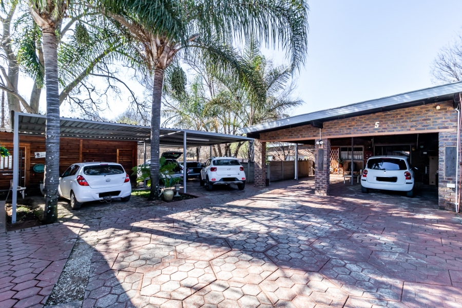7 Bedroom Property for Sale in Gezina Gauteng