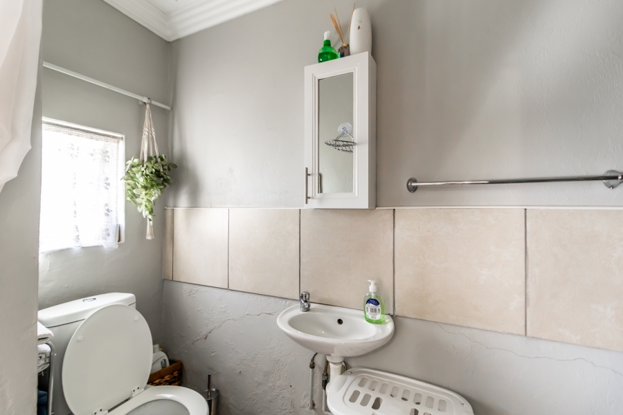 7 Bedroom Property for Sale in Gezina Gauteng