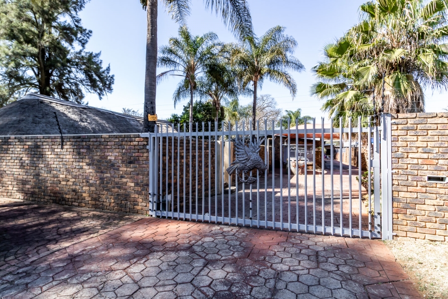 7 Bedroom Property for Sale in Gezina Gauteng