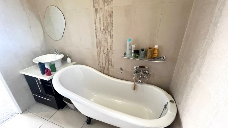 3 Bedroom Property for Sale in Verwoerdpark Gauteng