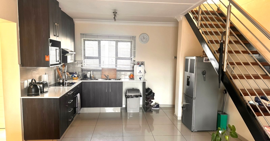 To Let 3 Bedroom Property for Rent in Barbeque Downs Gauteng