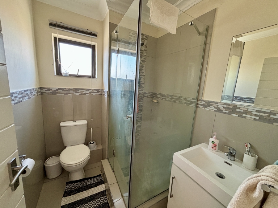 To Let 3 Bedroom Property for Rent in Barbeque Downs Gauteng