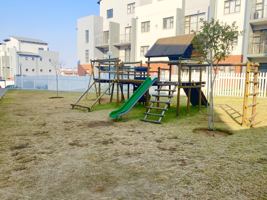 To Let 3 Bedroom Property for Rent in Barbeque Downs Gauteng