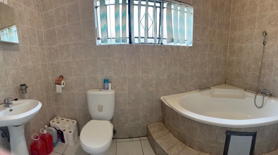 6 Bedroom Property for Sale in Forest Hill Gauteng