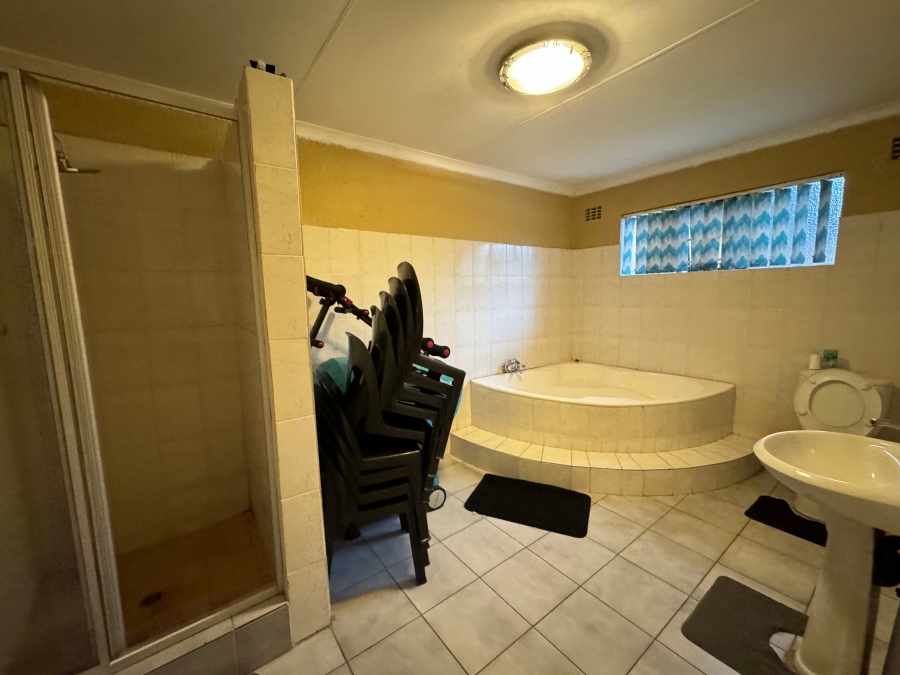 6 Bedroom Property for Sale in Forest Hill Gauteng